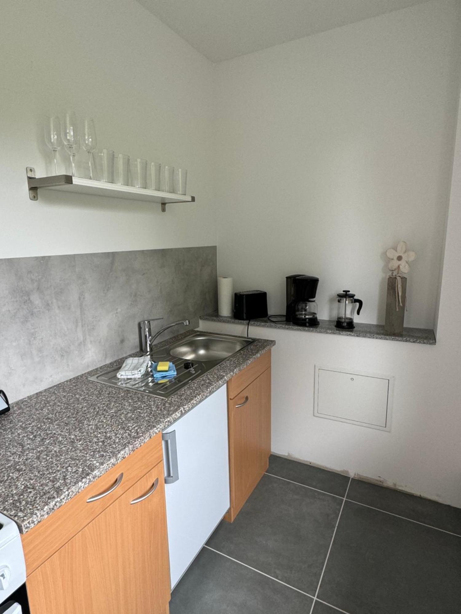 Fc-Apartmenthaus Falkensee Mit Grossem Garten Und Pkw Stellflaechen ภายนอก รูปภาพ