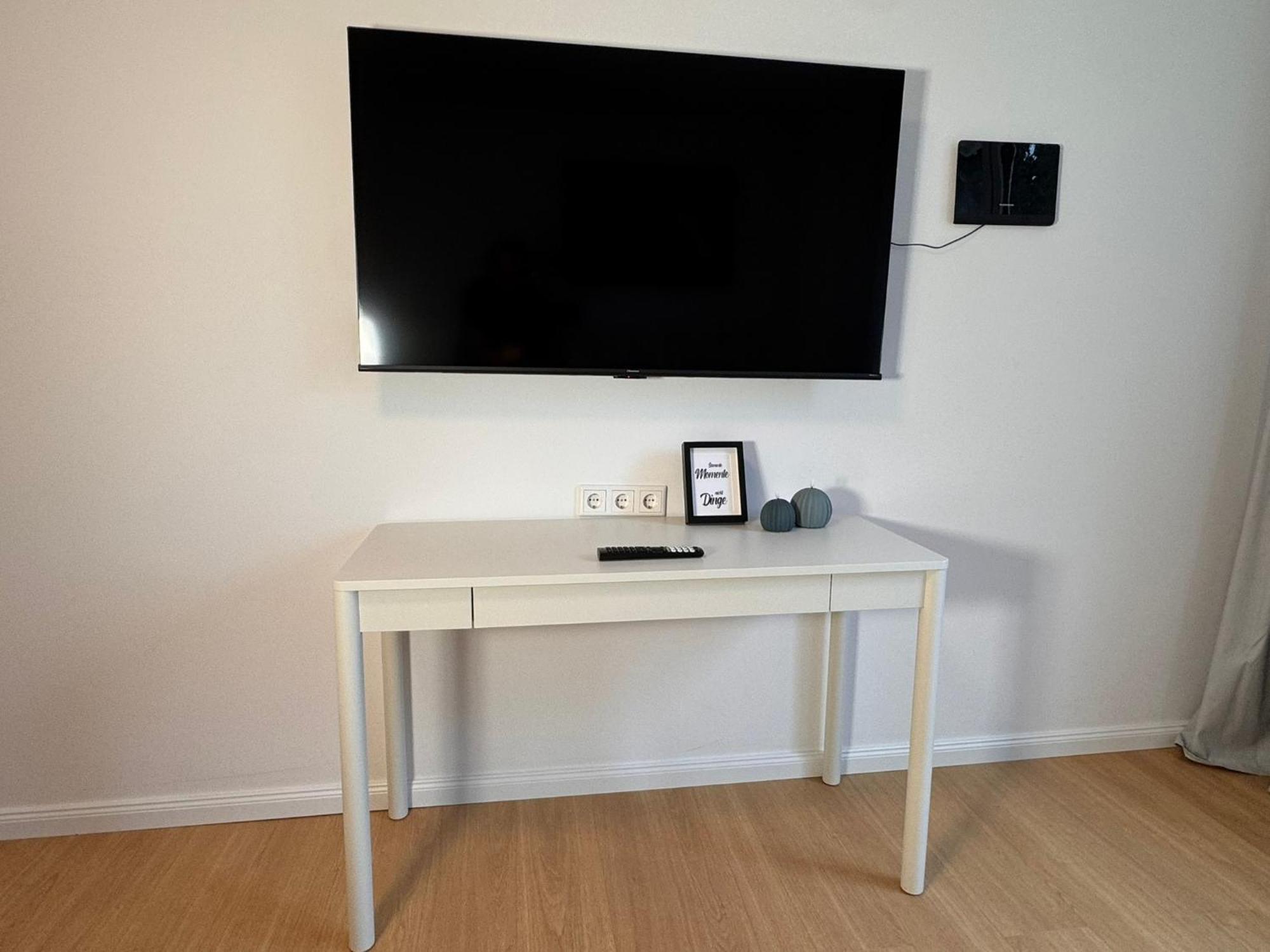 Fc-Apartmenthaus Falkensee Mit Grossem Garten Und Pkw Stellflaechen ภายนอก รูปภาพ