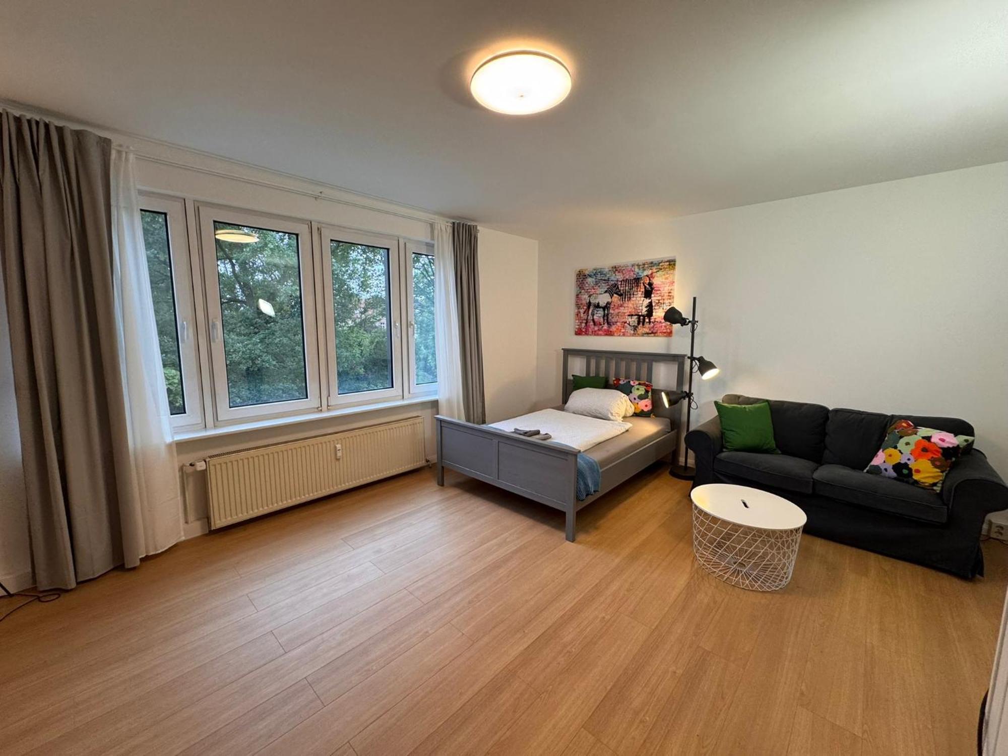 Fc-Apartmenthaus Falkensee Mit Grossem Garten Und Pkw Stellflaechen ภายนอก รูปภาพ