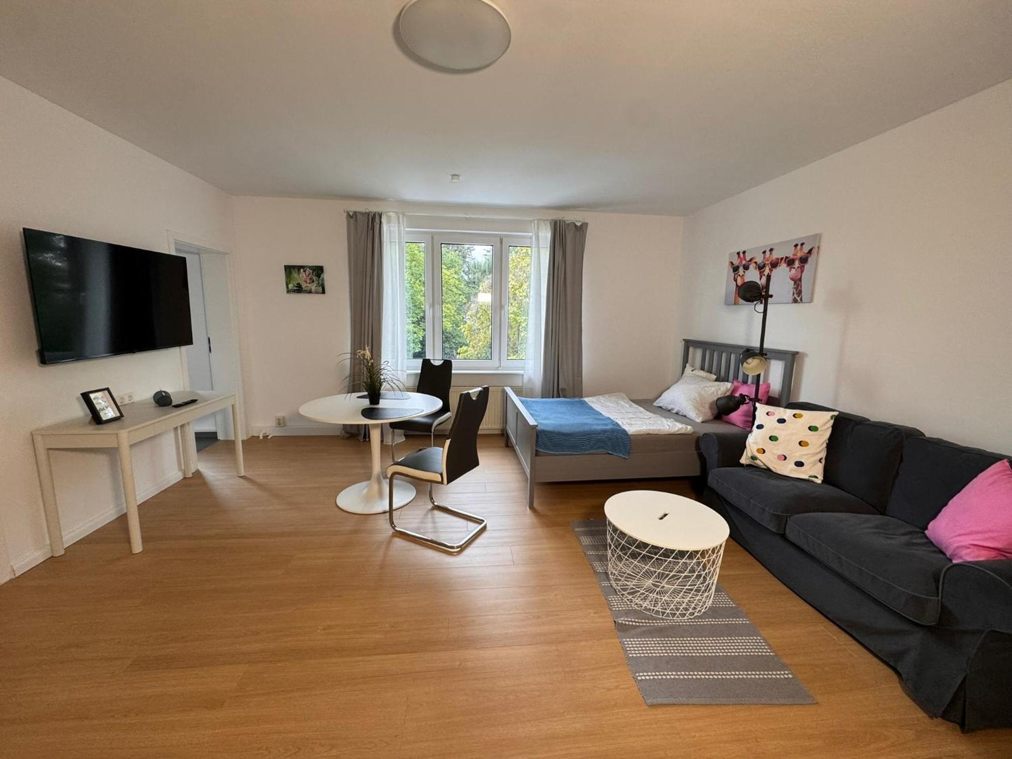 Fc-Apartmenthaus Falkensee Mit Grossem Garten Und Pkw Stellflaechen ภายนอก รูปภาพ