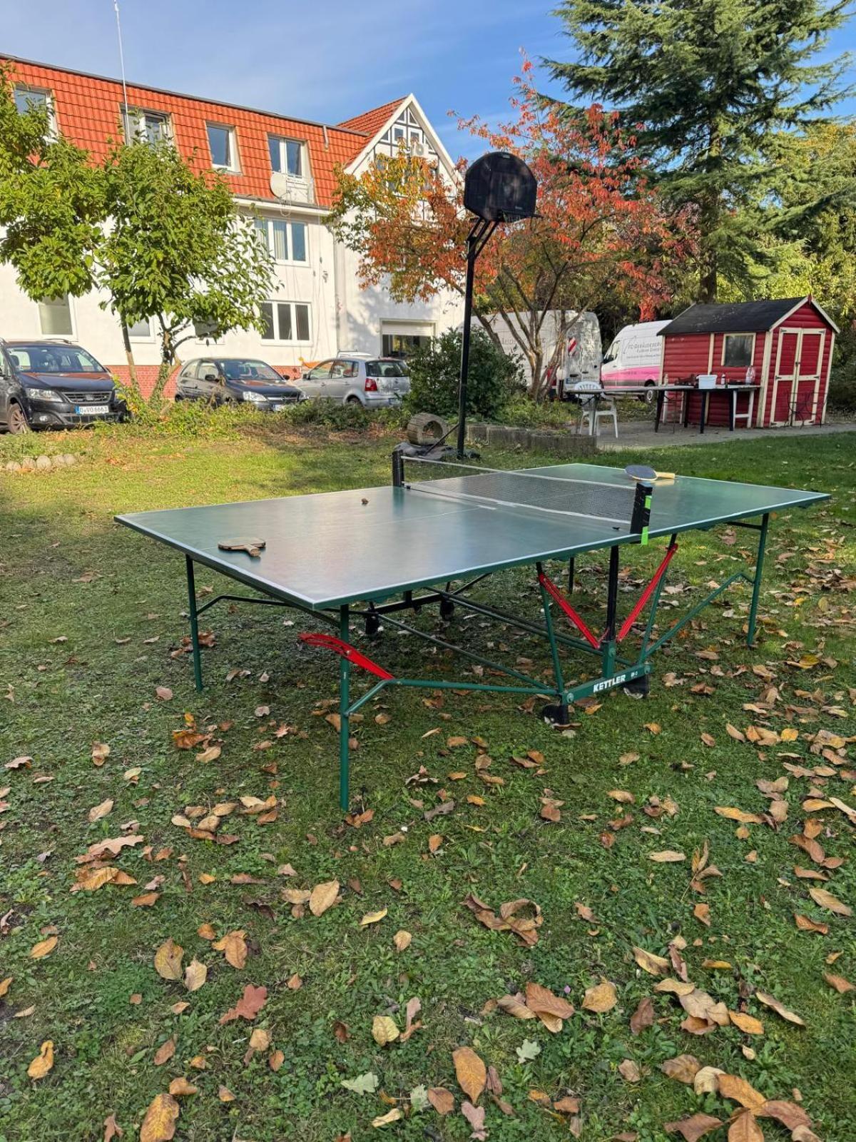 Fc-Apartmenthaus Falkensee Mit Grossem Garten Und Pkw Stellflaechen ภายนอก รูปภาพ