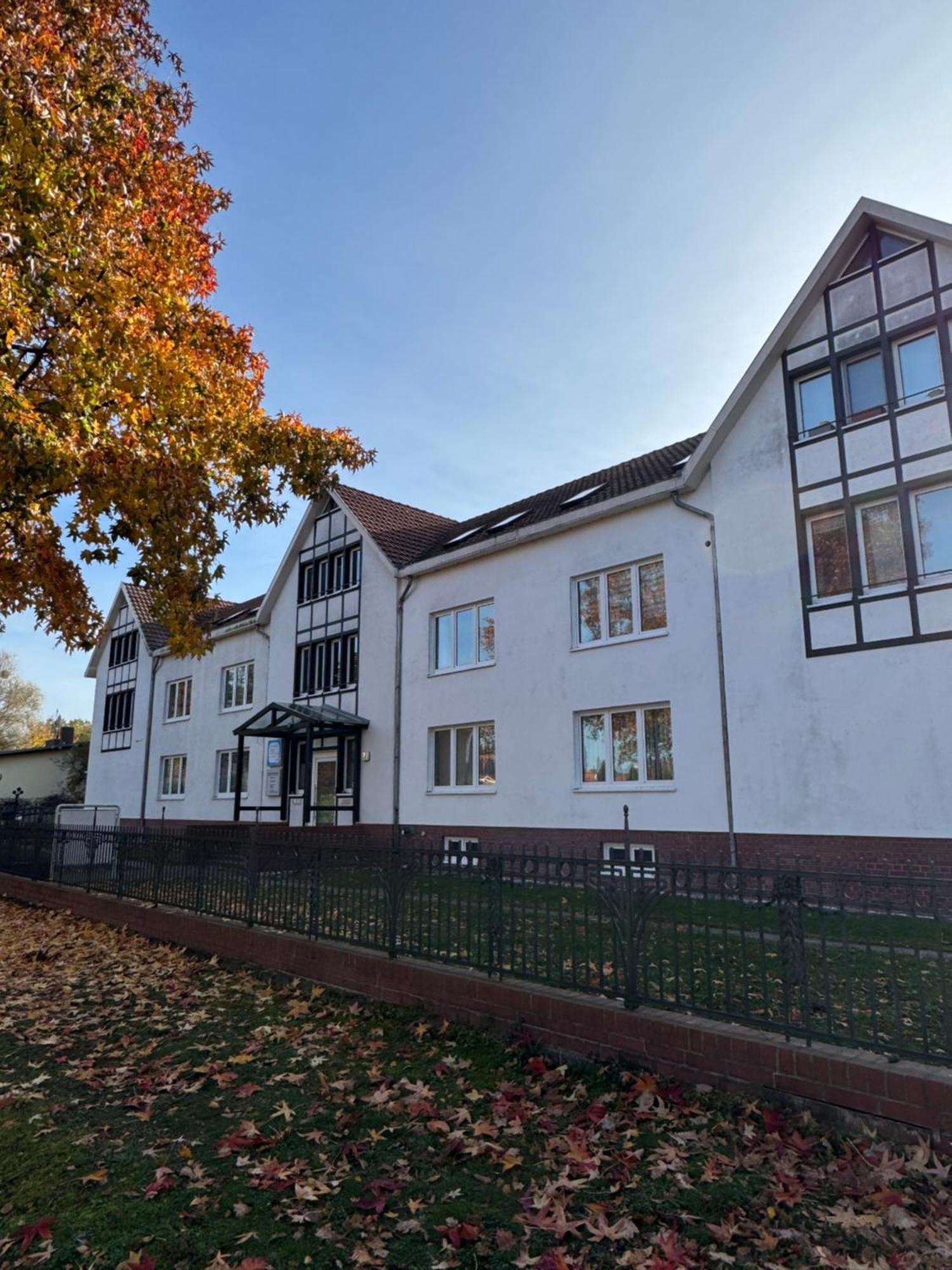 Fc-Apartmenthaus Falkensee Mit Grossem Garten Und Pkw Stellflaechen ภายนอก รูปภาพ